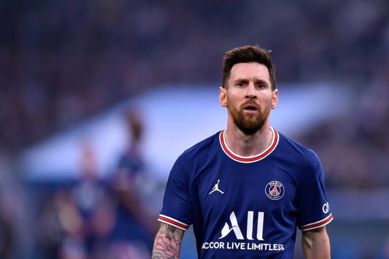 Qetësohen tonet në Paris, Messi i rikthehet stërvitjes