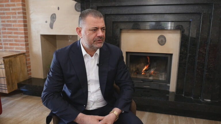 Roli i Tom Doshit në garën e 14 majit në Shkodër: Benet Beci një menaxher i mirë, që sot i duhet qytetit