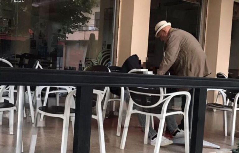 Kavajë/ E vrasin në sytë e babait, vrasësi iku i qetë në këmbë!