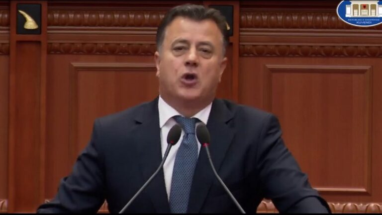 Flamur Noka: Socialistët e lëshojnë njëri-tjetrin, e çojnë në burg