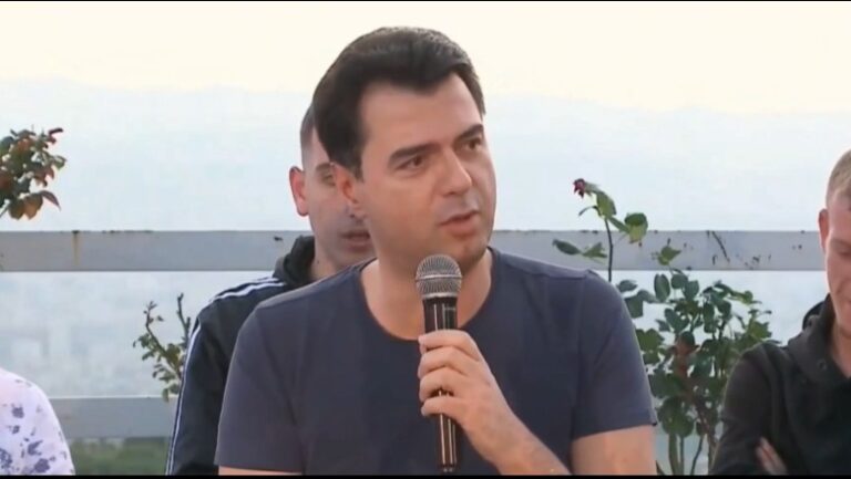 Basha takim me të rinjtë në Tiranë, flet për listat e hapura: Me këtë sistem ka degjeneruar politikbërja