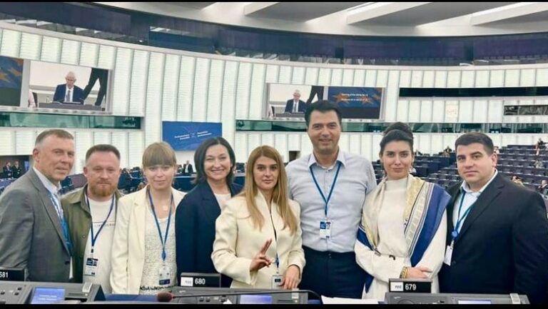 Basha shfaqet krah delegacionit ukrainas në KiE: Rusia të kompensojë Ukrainën për dëmet e luftës