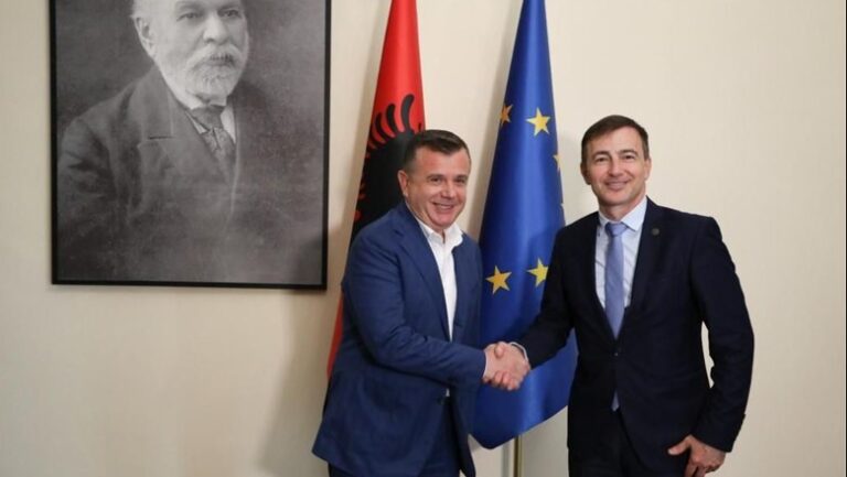 Balla takohet me eurodeputetin Kovatchev: Mbështetës të prespektivës europiane të Shqipërisë