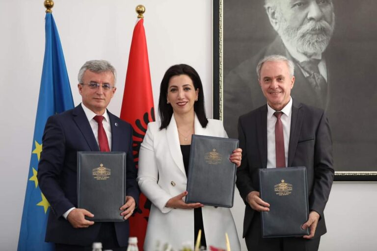 Mësuesit që dalin në pension mund të vijojnë punën deri në përfundimin e vitit mësimor