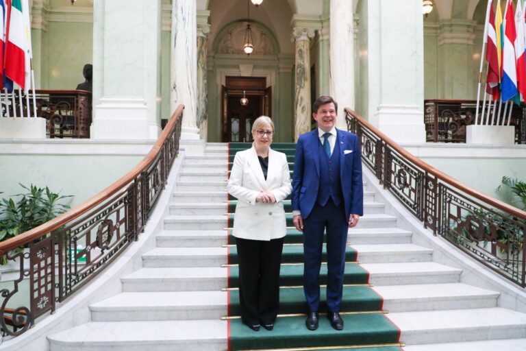 Vizita në Suedi, kryeparlamentarja Nikolla pritet nga homologu Norlén. Në fokus dhe rezoluta “Dick Marty”
