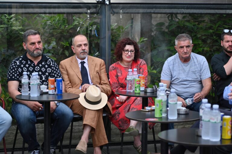FOTOLAJM/ Doli rival për garën në PD e vulës, por Gjergj Hani merr pjesë në takimet e Bashës