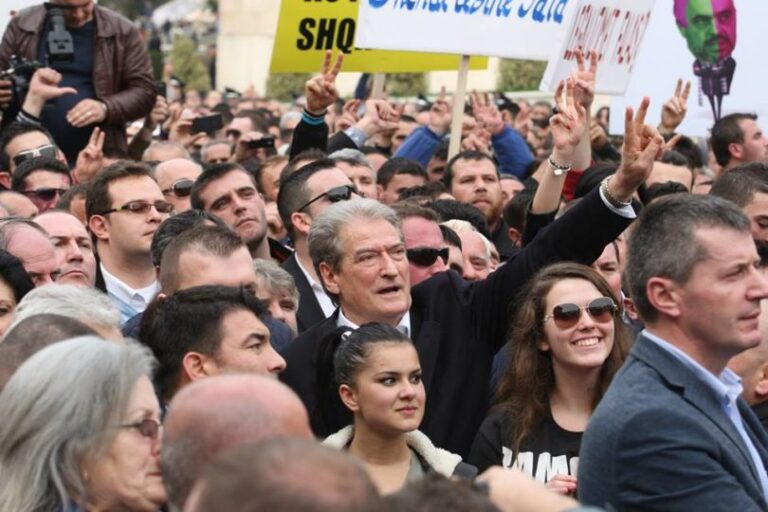 22 dhjetori, Kuçana: Çdo anëtar i PD duhet të sjellë 50 protestues