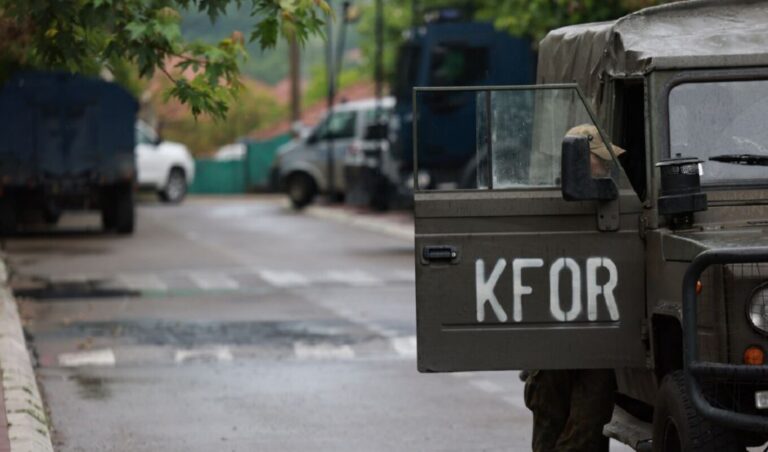 3 policët e Kosovës sot janë në Serbi, KFOR: Nuk dihet se ku kanë qenë në kohën e arrestimit