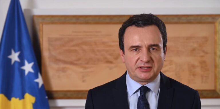 Albin Kurti thirrje serbëve në gjuhën e tyre: Na duhen zgjedhje të lira me shtet ligjor