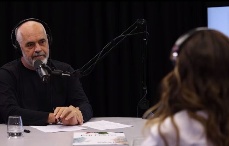 Podkasti ”Flasim”/ Rama me Elvana Gjatën: Koncerti i parë i zërave shqiptarë në arenën kombëtare