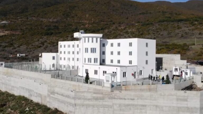 Kronikë/ Burg i ri në Shqipëri! Mes malëve dhe “luksoz”, do shërbejë për personat mbi 60 vjeç