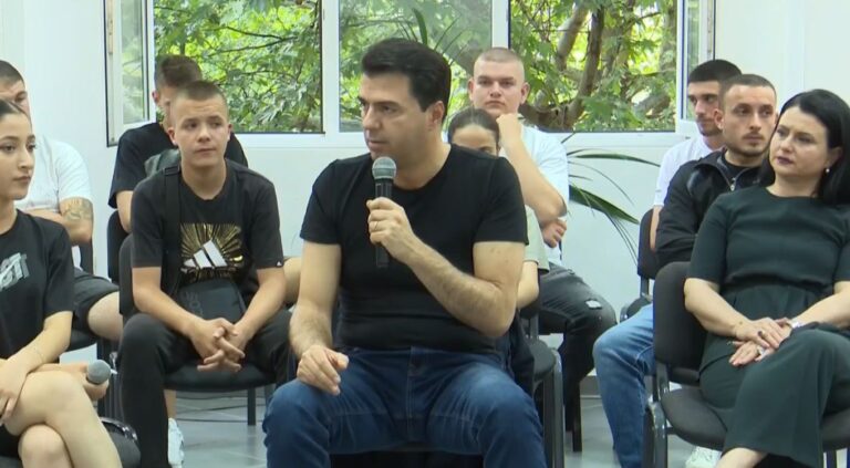 Basha thirrje kundërshtarëve: Ju paralajmëroj që të më keni shumë frikë në të ardhmen