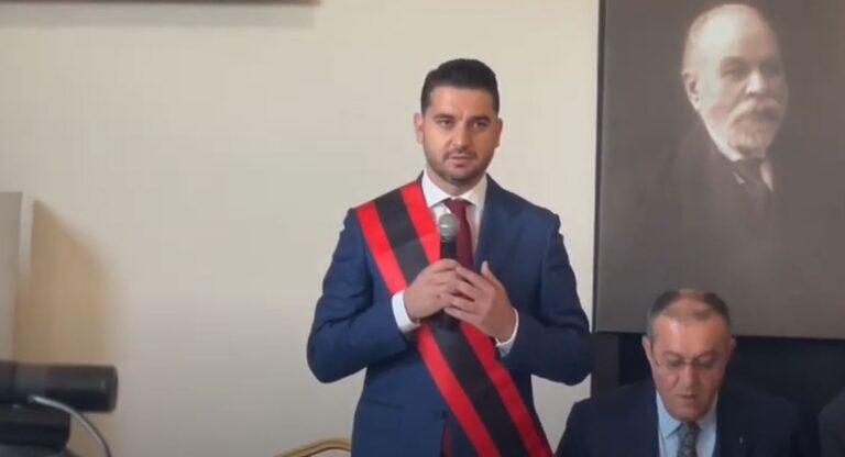 Qosja betohet si kryetari i ri i Kavajës, PD merr edhe kreun e Këshillit Bashkiak