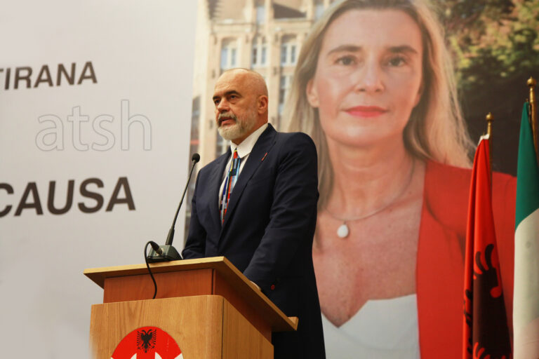 ”Doctor Honoris Causa” për Mogherinin, Rama: Do të jetë drejtore e Kolegjit të Europës në Tiranë. Mike e çmuar e shqiptarëve