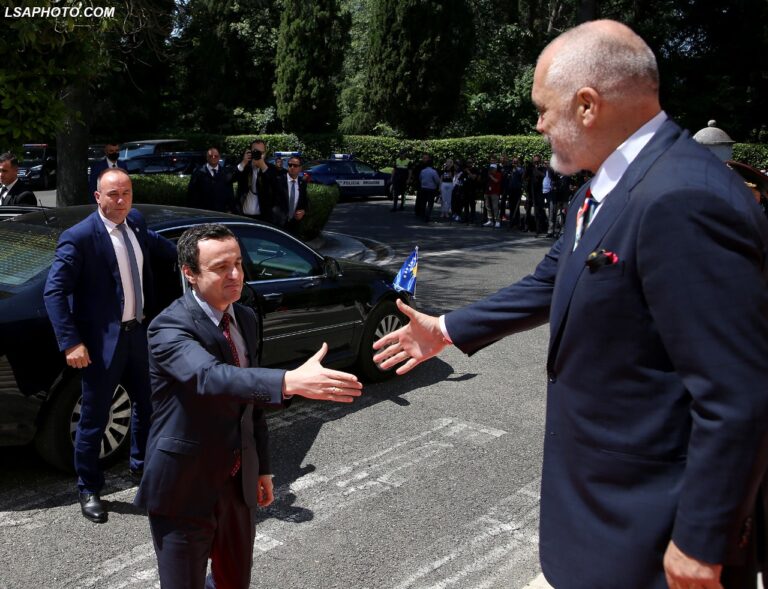 ”Serbia të zgjedhë karrigen ku do të ulet”, opozita e Kosovës: Kurti të koordinohet më shumë me Ramën