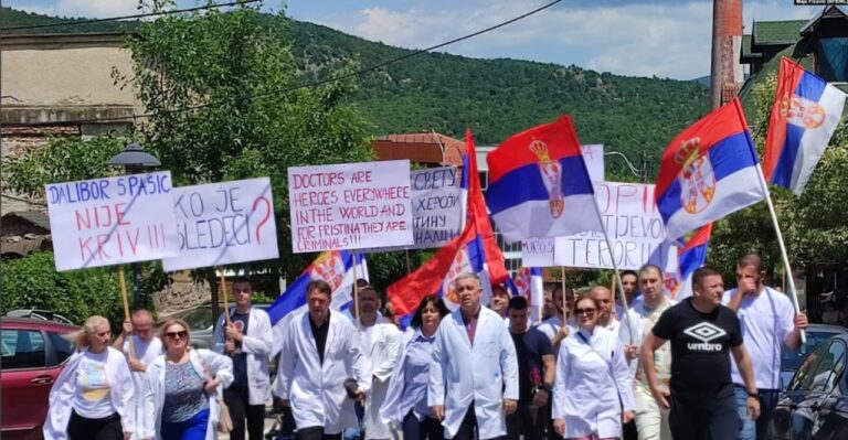 Protesta në Leposaviç, kërkohet lirimi i serbëve të arrestuar në Kosovë