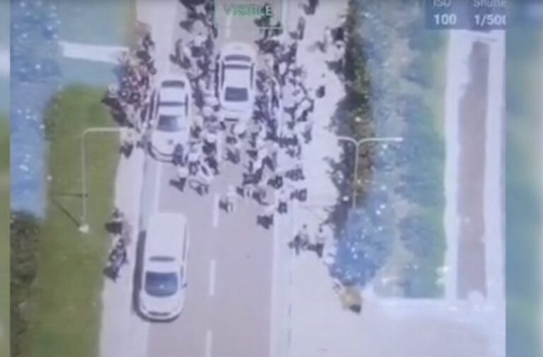 Policia publikon pamjet me dron brenda kampit MEK, shihen persona që djegin provat