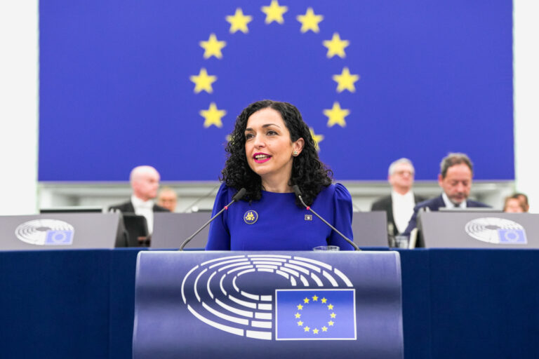 Kosova kaloi hapin e parë, presidentja Osmani: Më shumë punë për anëtarësimin e plotë në Këshillin e Evropës