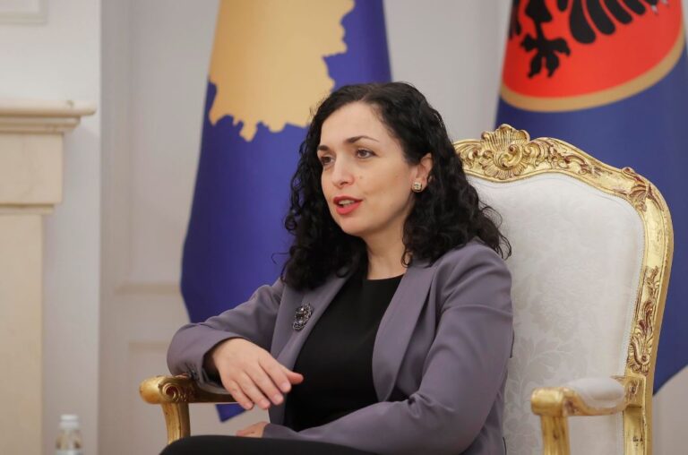 Presidentja Osmani: Vuçiç duhet ta ndalojë mbështetjen për bandat kriminale, nuk kam plan të takohem me të