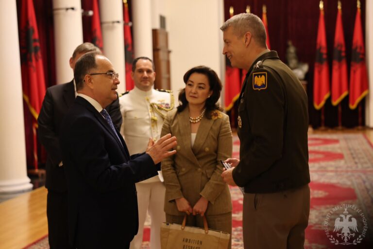 Presidenti Begaj pret Shefin e Byrosë së Gardës Kombëtare të SHBA-së, flasin për veriun e Kosovës