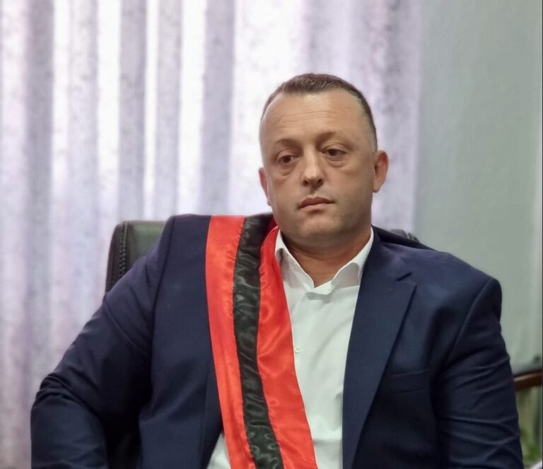 Betohet edhe kryebashkiaku i Matit, Agron Malaj: Do të ecim përpara, për qytetin që të gjithë e duam