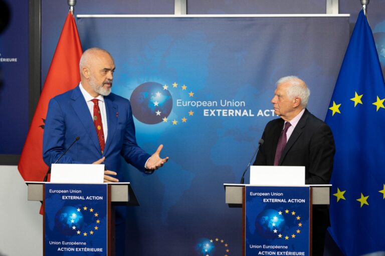 Borrell: Situata në veriun e Kosovës kërkon ndërhyrje emergjente. Palët të ulen në dialog