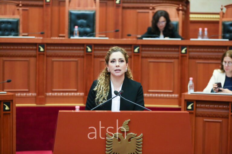 Intensifikimi i marrëdhënieve me Kanadanë, Olta Xhaçka pret ministren Melanie Joly