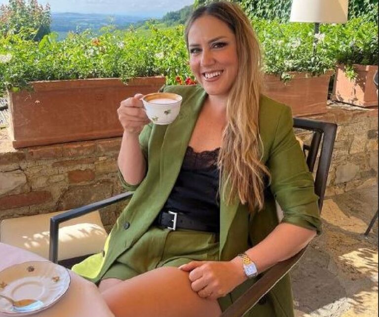 FOTO/ Arbana Osmani pranon hapur ndërhyrjet estetike: Kisha frikë, por më pëlqeu rezultati
