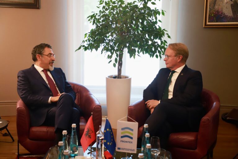 Operacionet në kufi, Çuçi nënshkruan marrëveshjen me kreun e FRONTEX: Garantojmë respektimin e të drejtave të njeriut