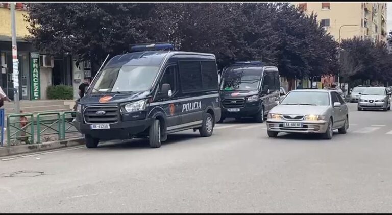 Aksion për kapjen e personave në kërkim, policia dhe FNSH “blindojnë” Elbasanin