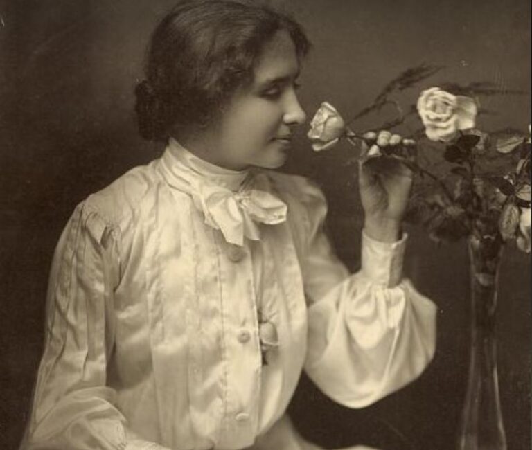 Helen Keller, gruaja e verbër dhe e shurdhër që driti botën me idetë e saja brilante për optimizmin