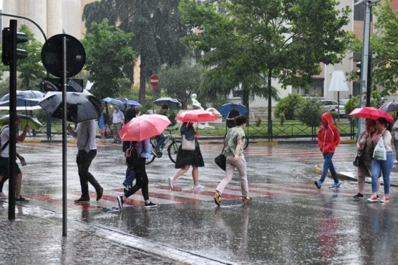 Parashikimi i motit/ Java nis me shi, ja si do të jenë temperaturat në ditët në vijim | Gazeta Koha Jone