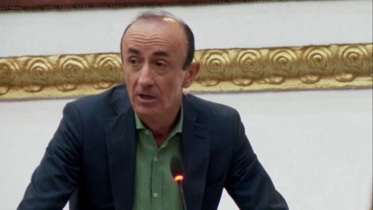 “Hunj dhe gojore”, deputeti i PD-së, Sula: Nuk duhej të kishte fare Parlament, janë ngjarje të rënda