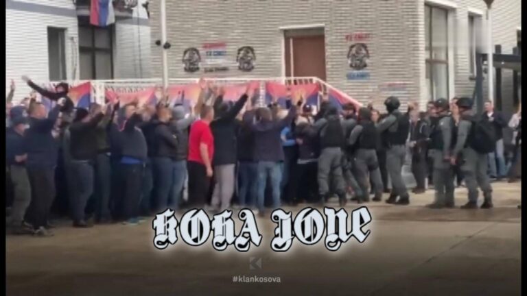 Kush është tjetri nga e djathta, pas Arben Ahmetajt?!