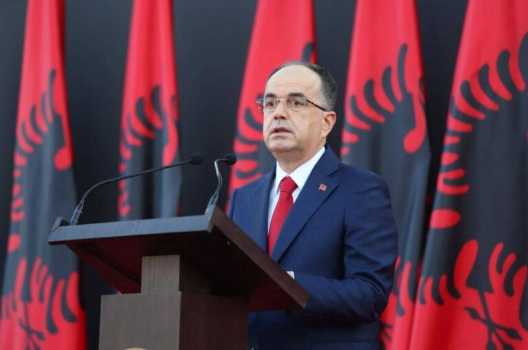 Presidenti Begaj vizitë zyrtare në Azerbajxhan, fokus i takimit bashkëpunimi dypalësh për rrjetin e gazifikimit në Shqipëri!