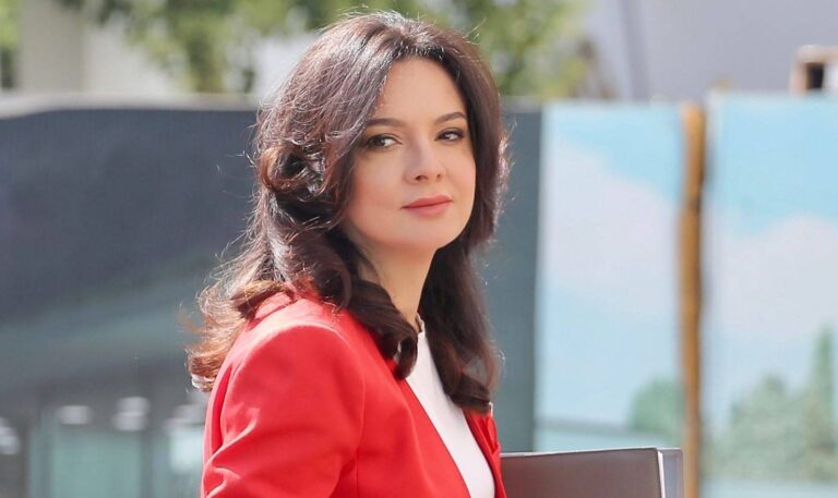 Përfundimi i sesionit parlamentar, ministrja Spiropali: U munduam të jemi të kthjellët përballë çartallosjes