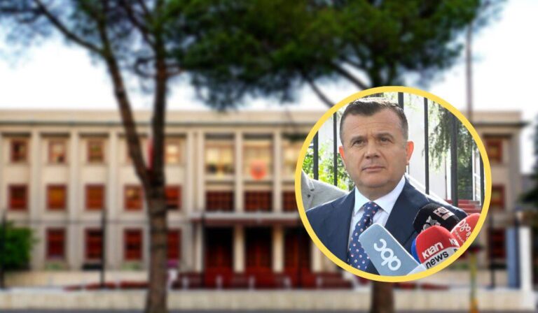 Presidenti Begaj dekreton shkarkimin e Çuçit dhe emërimin e Taulant Ballës si ministër të Brendshëm