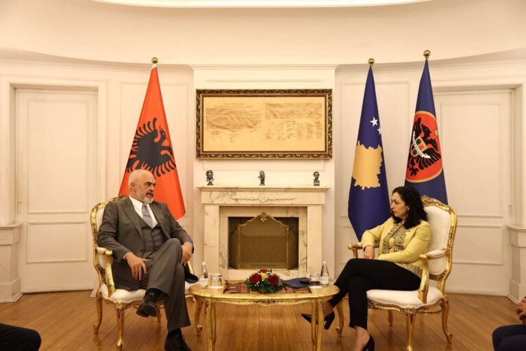 FOTO/ Rama në Kosovë për turin Ballkanik, pritet nga Presidentja Vjosa Osmani