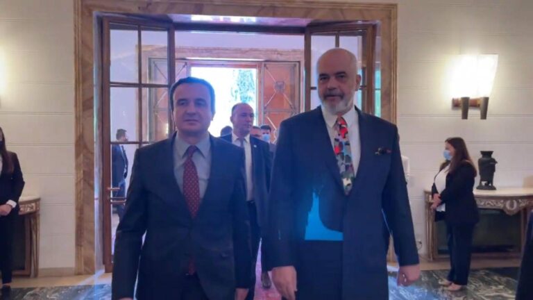 Kronikë/ Albin Kurti as nuk e priti dhe as nuk e përcolli nga Kosova, Edi Ramën