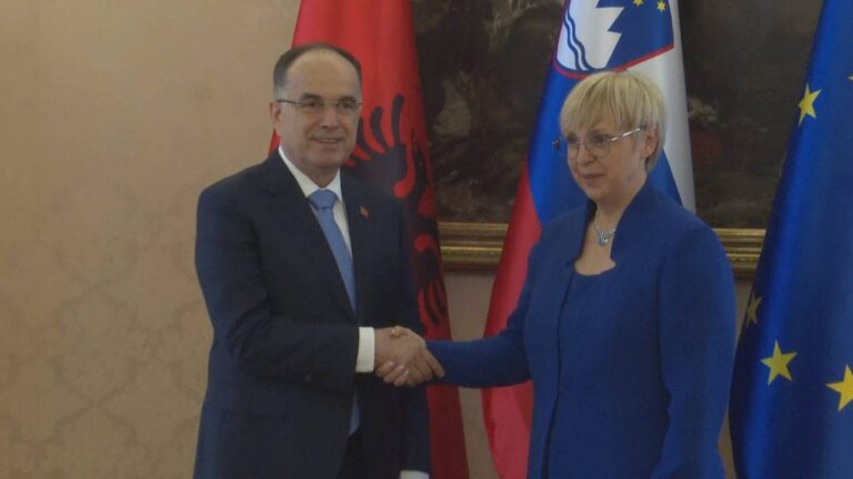 Tensionet Kosovë-Serbi, Presidenti Begaj në Slloveni: Të ndihmojmë për dialogun, stabiliteti nuk jepet falas