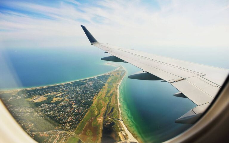 5 ”sekrete” për ofertat më të mira për fluturimet me avion