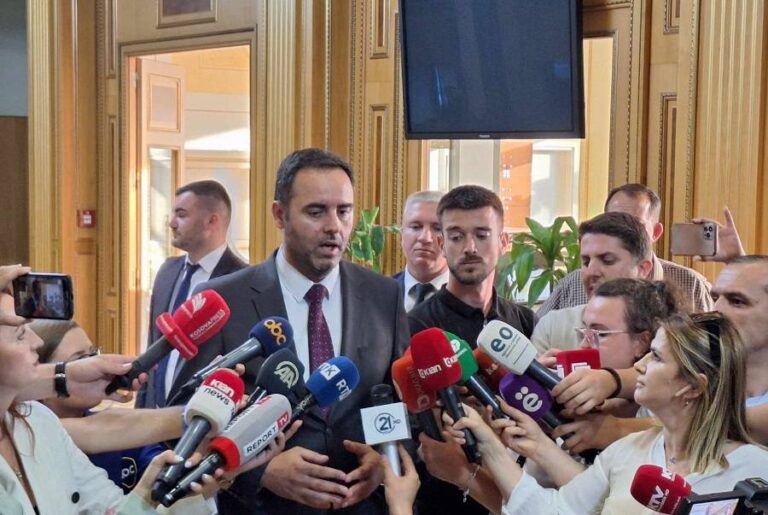 Kryeparlamentari Konjufca: Raportet janë lënduar, por Rama dhe Kurti do takohen së shpejti