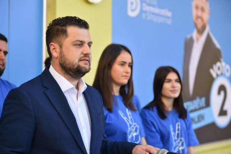 7 deputetë kundër zgjedhjeve për kreun e PD, Indrit Sefa: Përpjekja për t’u bërë paterica e Berishës është oksigjen për Ramën