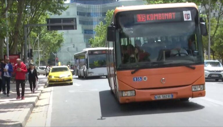 Rritja e çmimit të naftës, shoqatat e transportit publik flasin për ndërprerje të shërbimit
