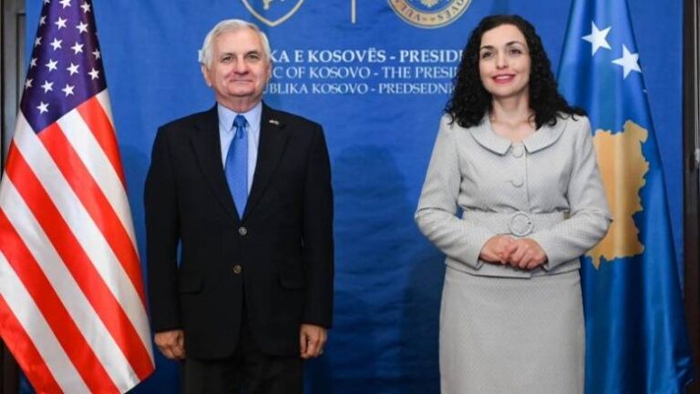 Presidentja Osmani takim me senatorin amerikan: Na duhet mbështetja e SHBA-së për anëtarësimin në NATO