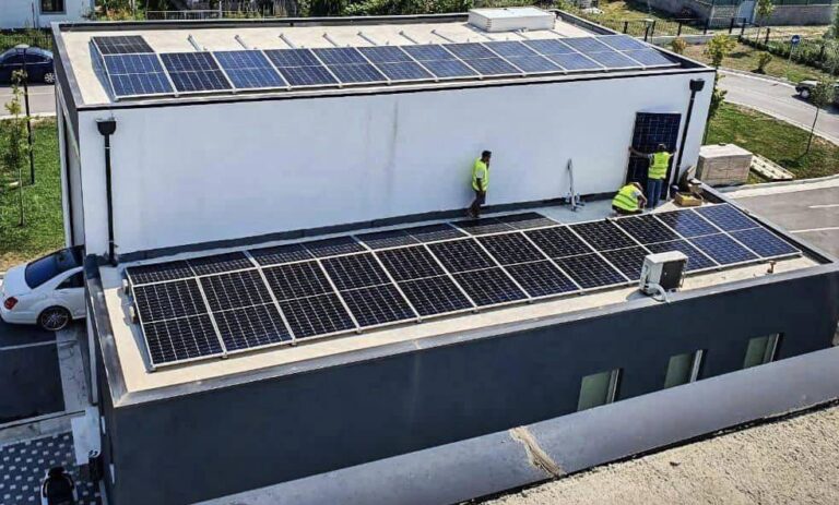 FOTO/ Energjia diellore, Rama: Fotovoltaikë në 9 Drejtoritë Rajonale të Transportit Rrugor