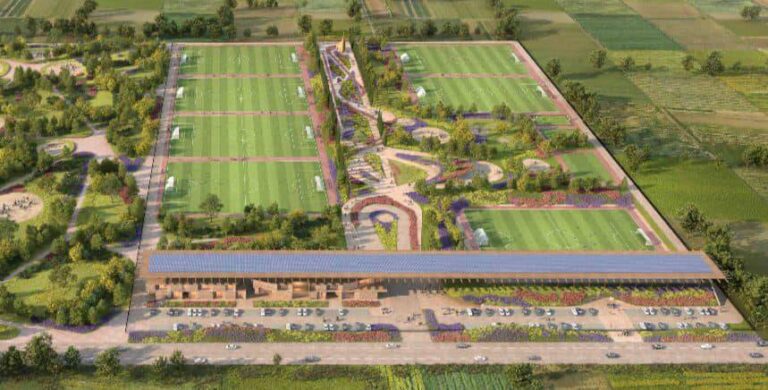 FOTO/ Rama tregon projekt idenë e Akademisë së Manchester City-t në Durrës