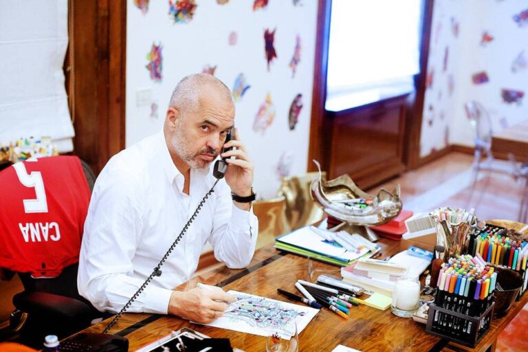 Libero: Edi Rama, artisti i famshëm që punon si kryeministër