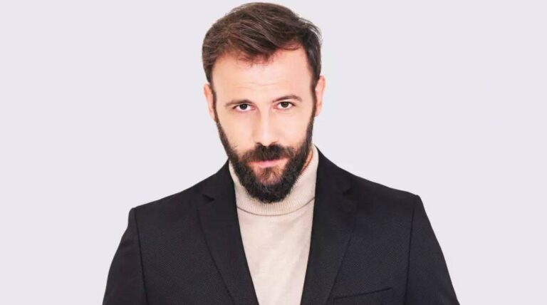 Aktori rrëfen historinë me policinë greke: Më ndaluan dhe më thanë: Je shqiptar, pra edhe aktor?