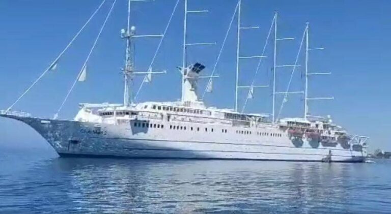 Kroçera me 326 turistë europianë në Vlorë